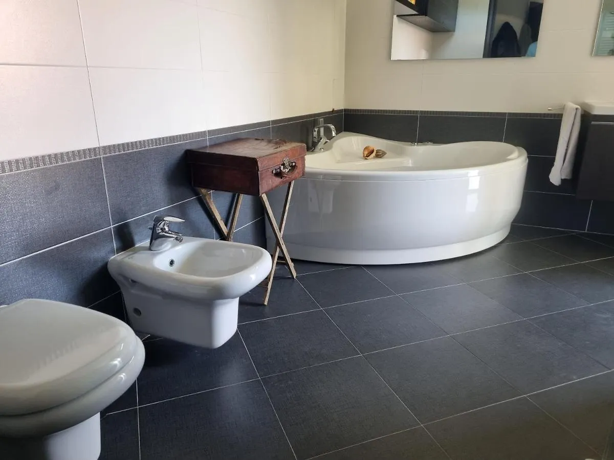 Guest house -Le Carillon- Jacuzzi Suite Prive Close To Bergamo Sorisole Italy